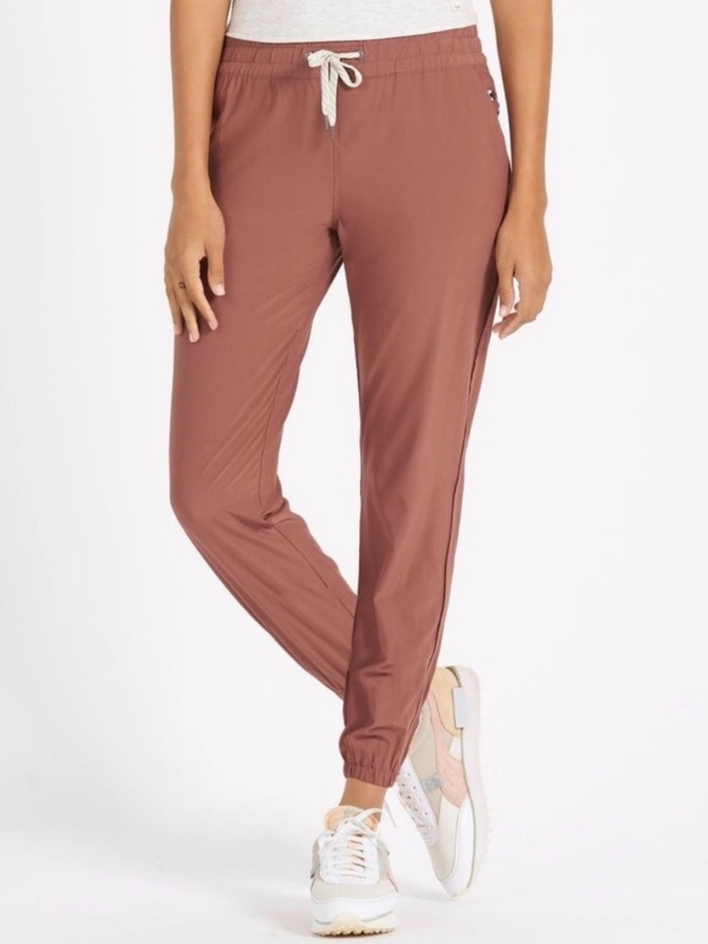 Vuori Women’s Weekend Performance Jogger Terracotta Size Large Athleisure Pants